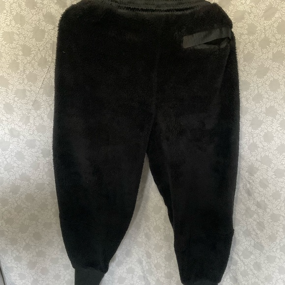 Air Jordan Women’s Black Sherpa Joggers - Picture 5 of 7